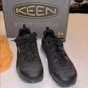 Keen Utility Men's Sparta Low Height Alloy Toe Work Shoe Size 12 EE Wide Width